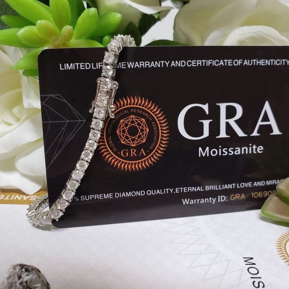 3mm Round Cut Luxurious Moissanite Tennis Bracelet With 925 Sterling Silver